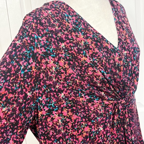 Daisy Fuentes Pink Multicolor Print Stretch Twist Front 3/4 Sleeve Top 2X - Picture 6 of 16